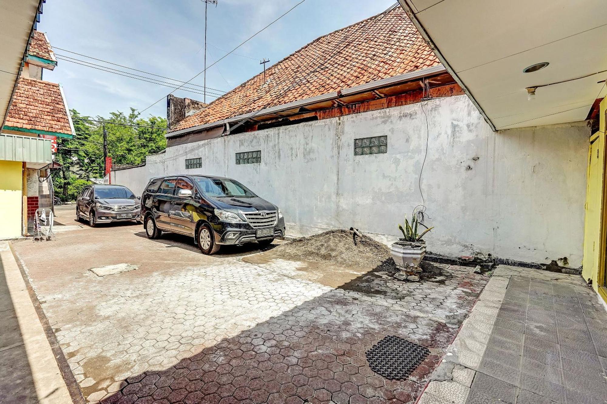 Hotel Kalimantan Surabaya Exterior photo