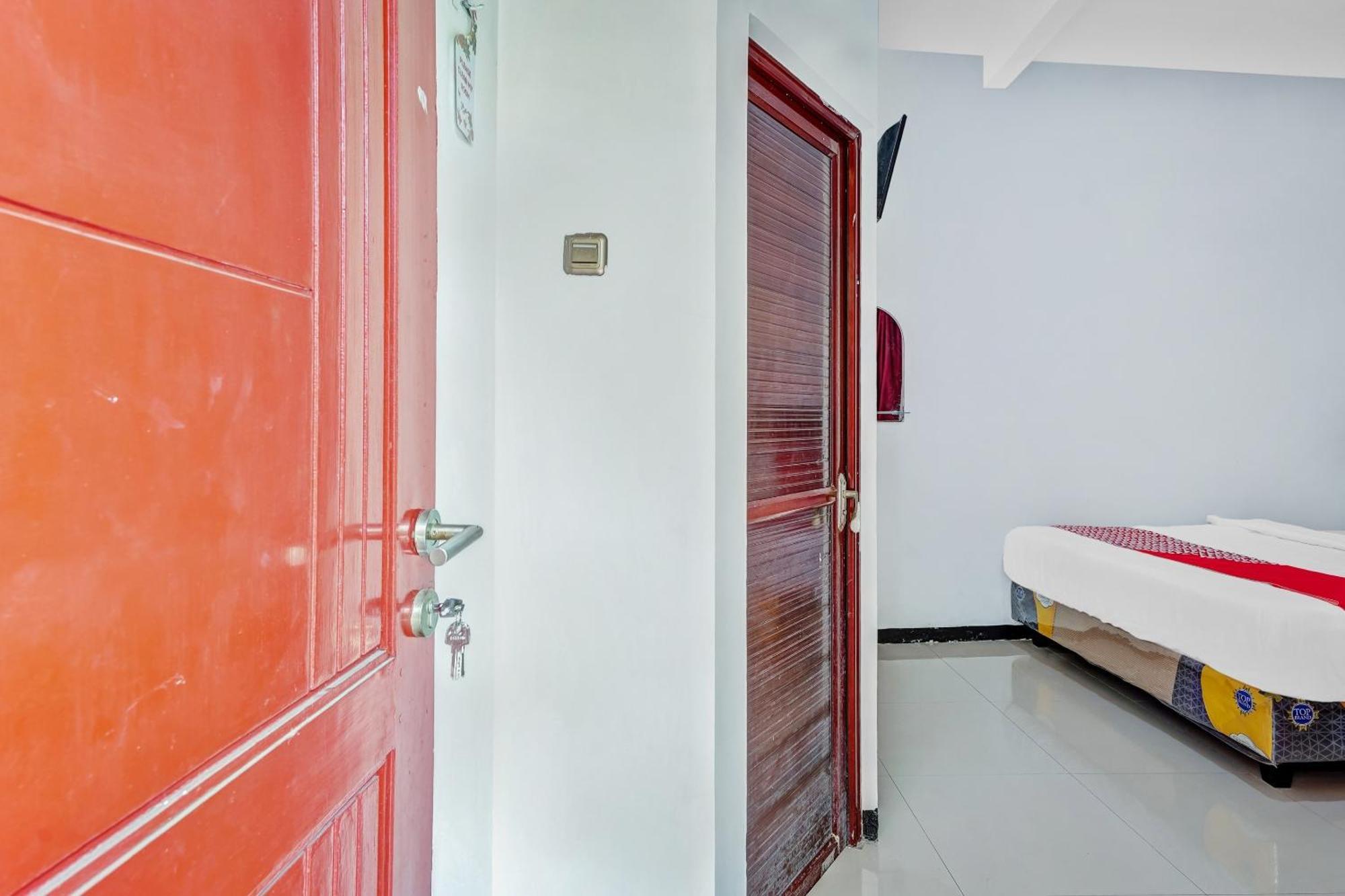 Hotel Kalimantan Surabaya Exterior photo