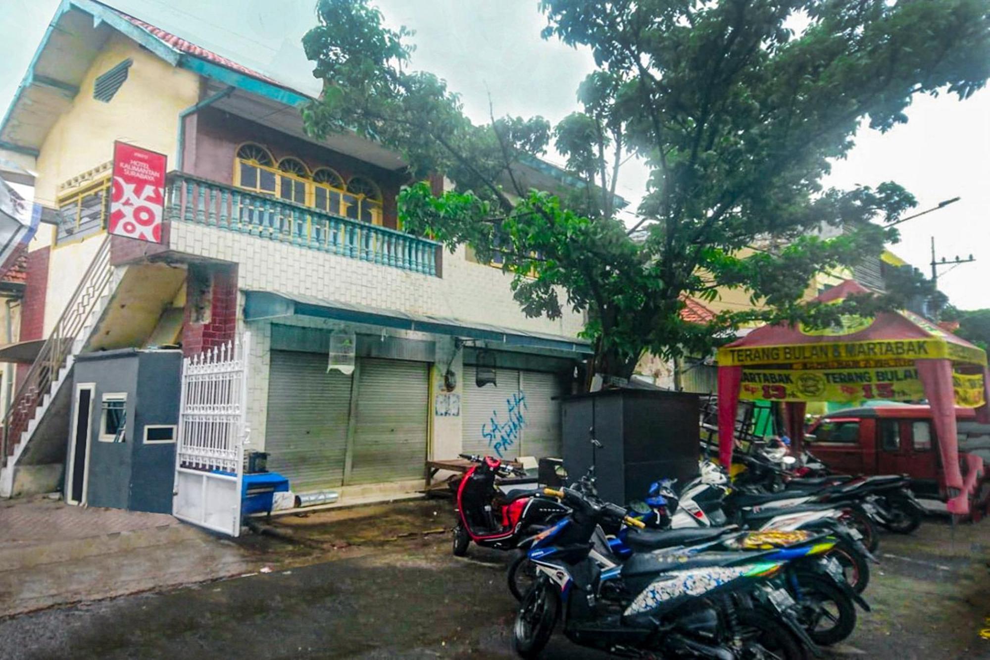 Hotel Kalimantan Surabaya Exterior photo